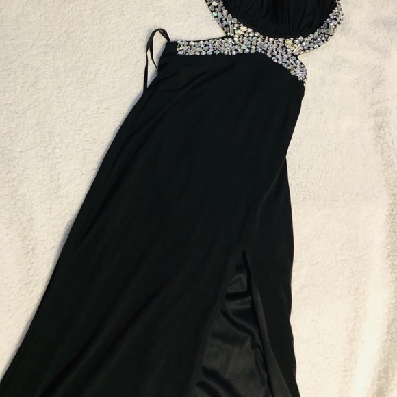 Long black prom dress - Picture 4 of 6